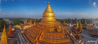 Shwezigon Pagoda. Bagan, Myanmar