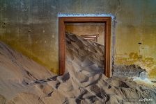 Anfilade of sand-filled rooms